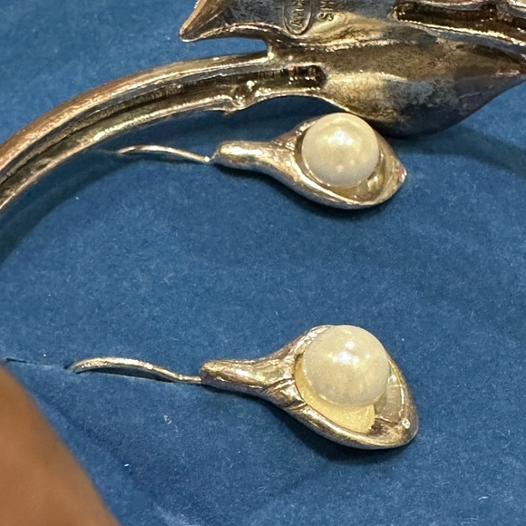 CALLA LILY BRACELET & EARRING GIFT SET - Picture 9 of 16